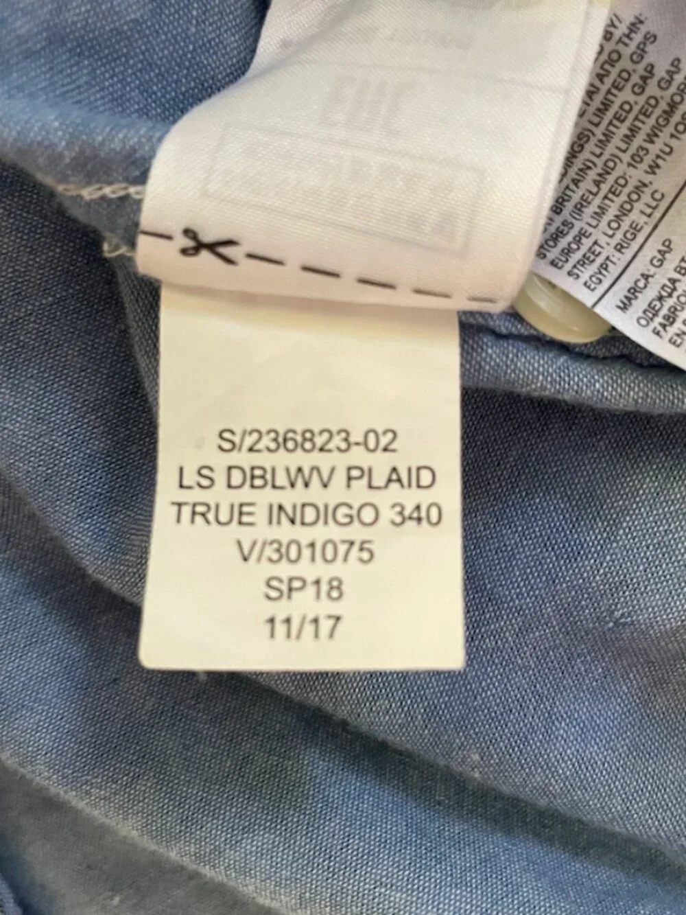 Gap Kids Bundle of Two Button Down Boy's Shirts Size M (8) EUC - Pristine